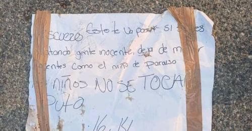 Dos cuerpos decapitados hallados en Comalcalco y una cartulina