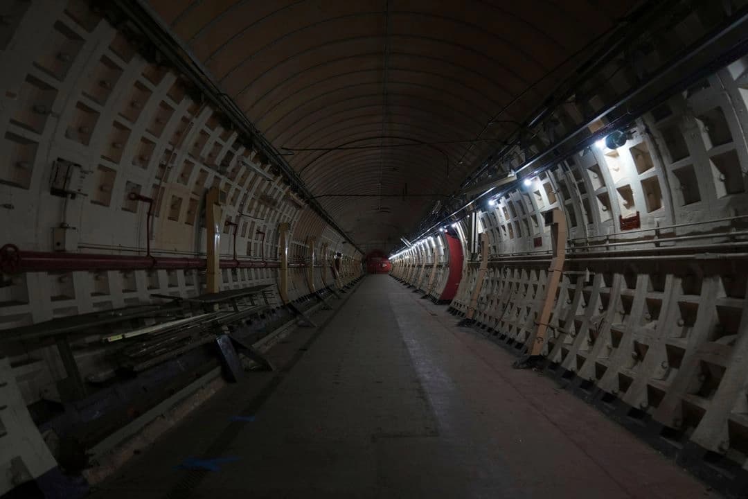 Túneles secretos de 2GM en Londres se convertirán en museo-bar
