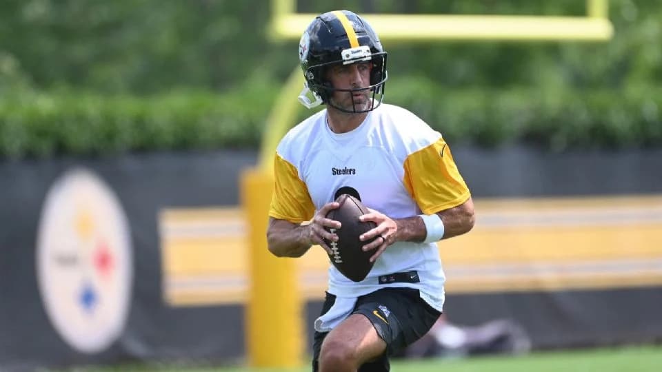 Rodgers jugará con Steelers su última temporada en la NFL