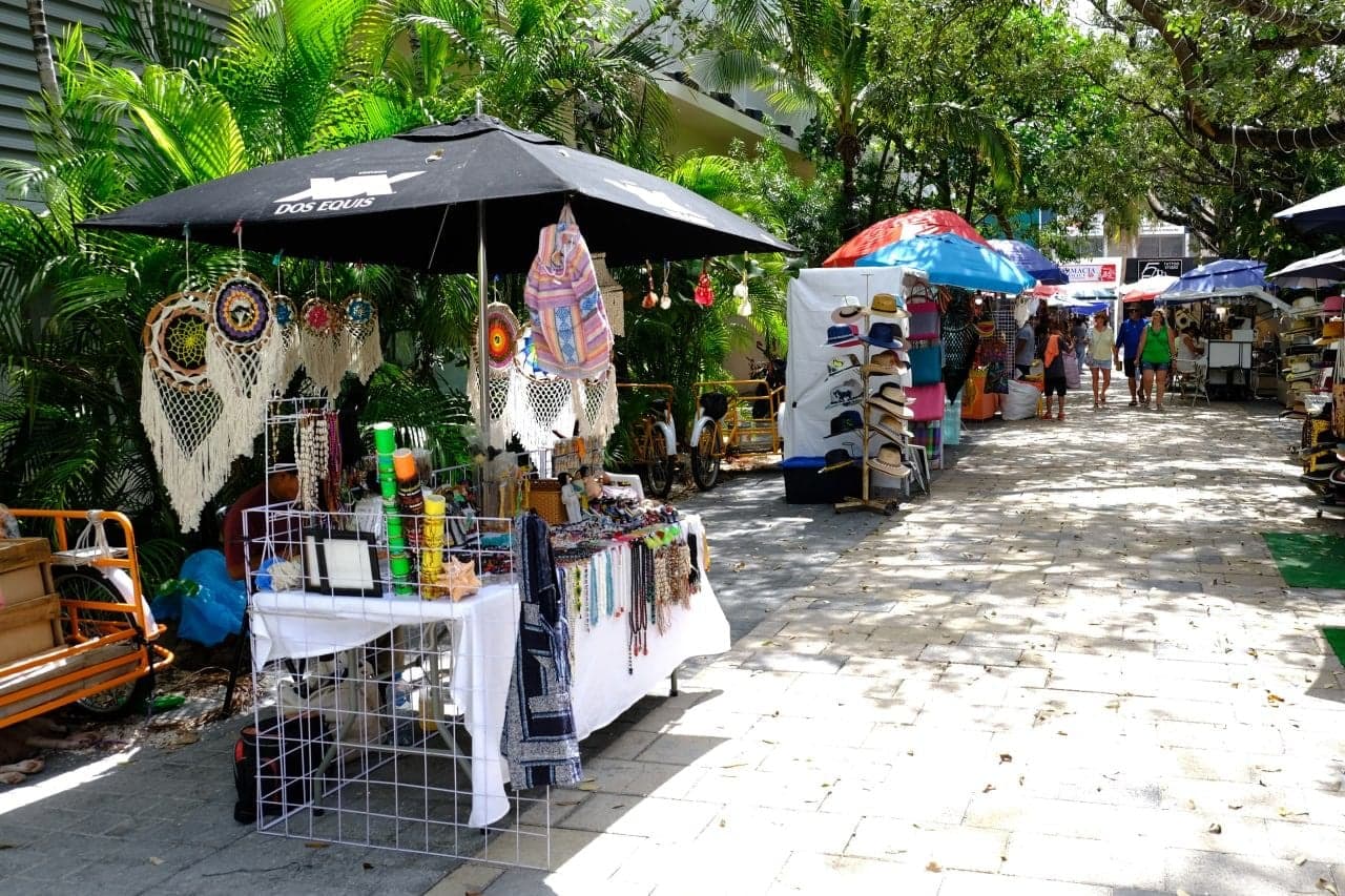 Se echan la bolita en permisos para ambulantes en Playa del Carmen