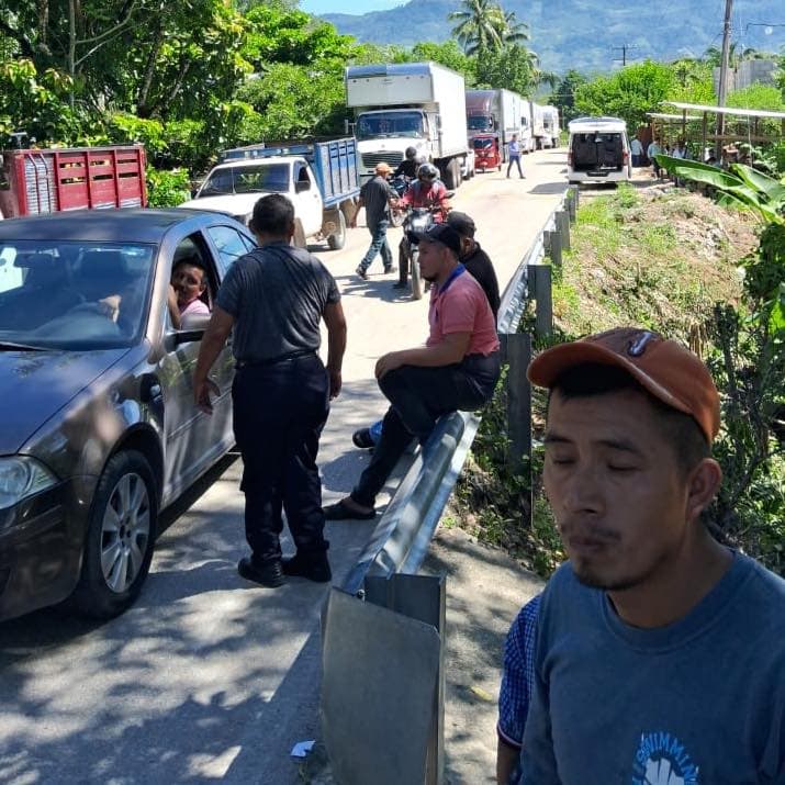 Bloquean carretera federal Palenque-Ocosingo