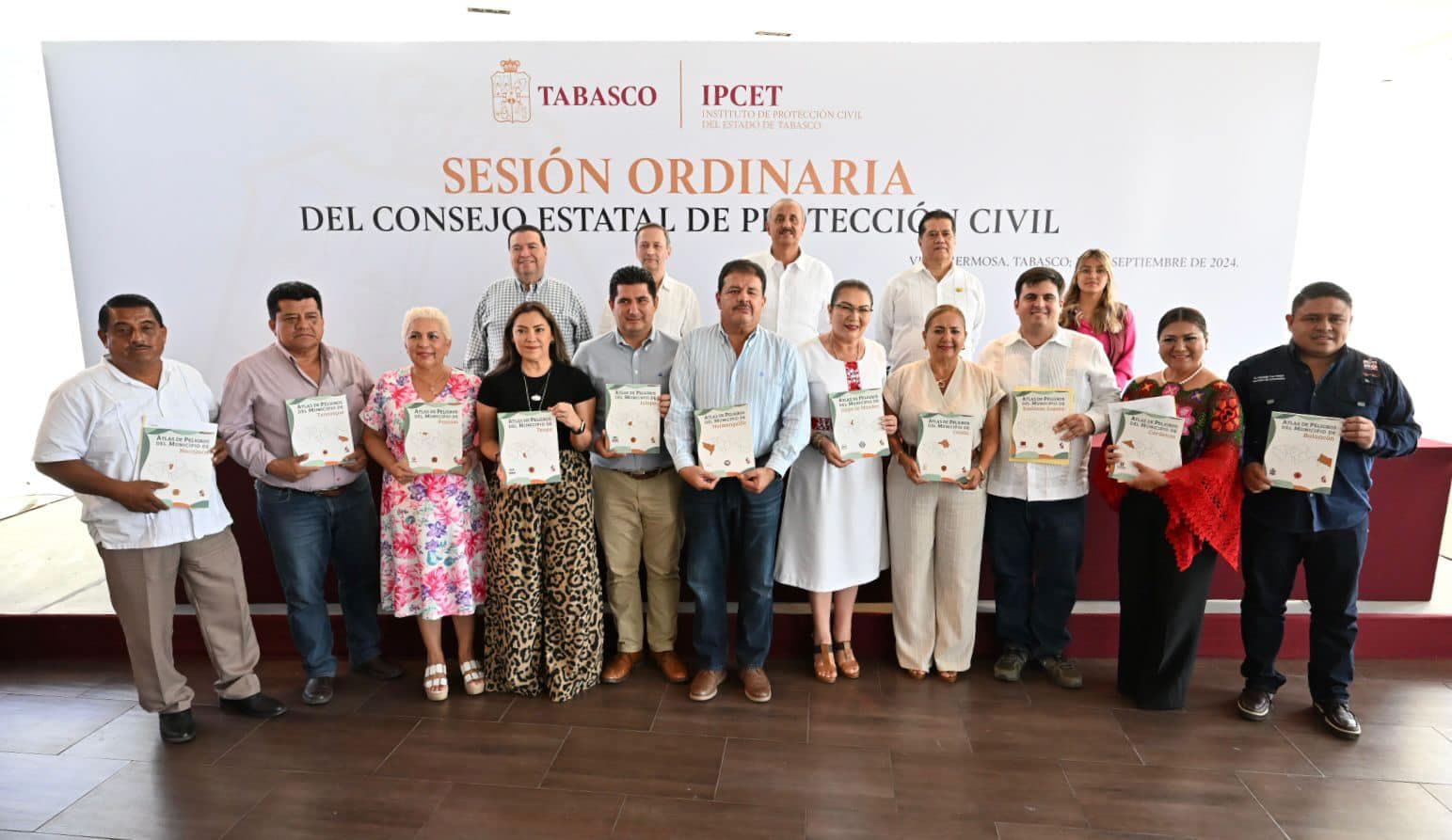 Entregan 11 Atlas de Peligros Municipales