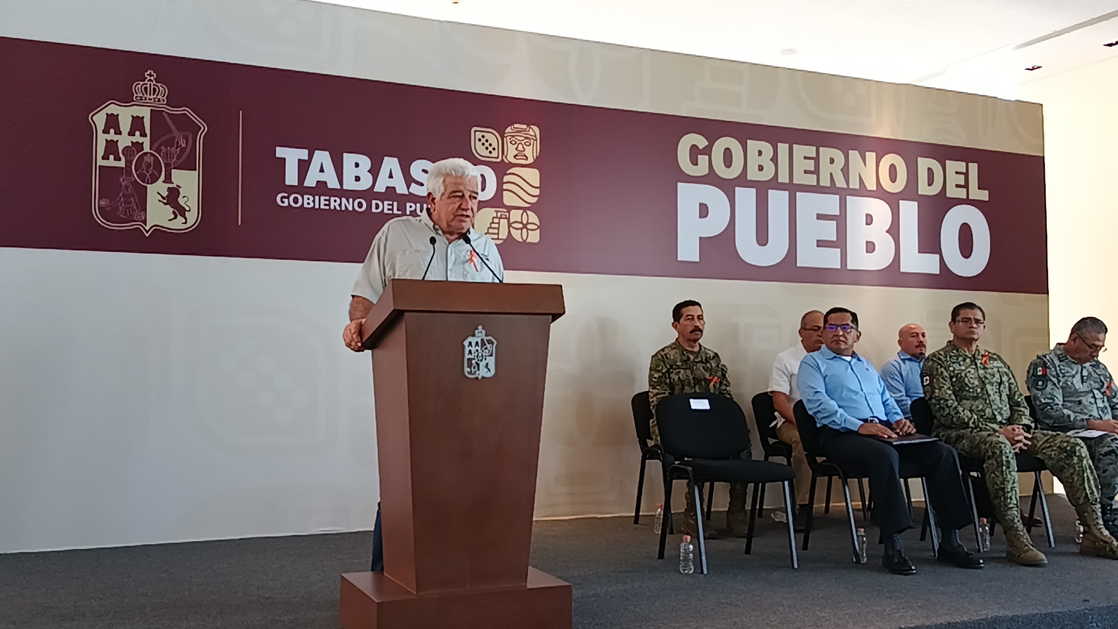 'No se puede tener un policía en cada bar o cantina': López Obrador