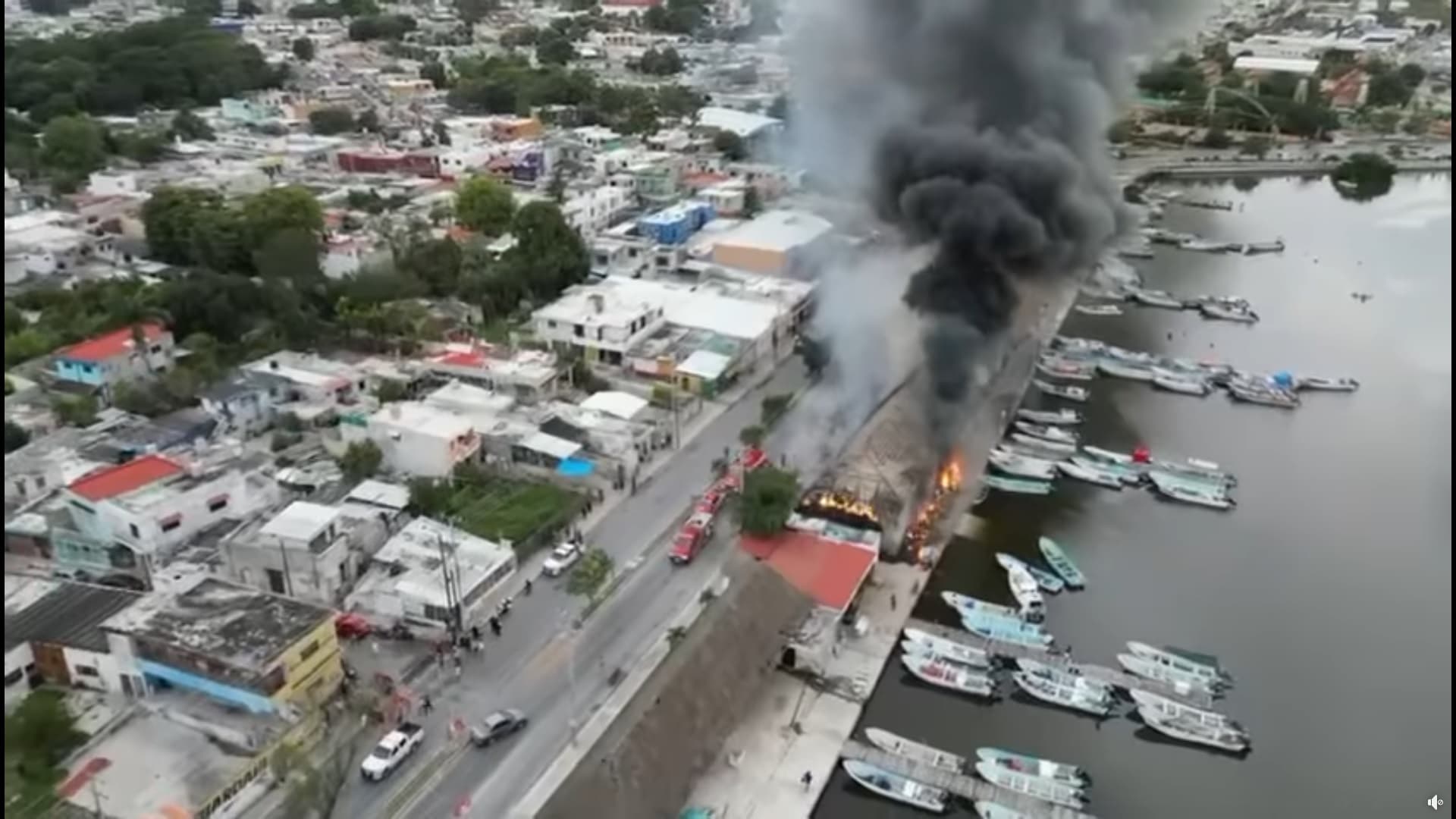 Se incendian palapas de la pescadería '7 de agosto' en Campeche