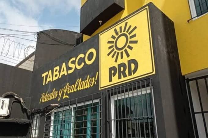 Critica oposición marcha política "por la paz"