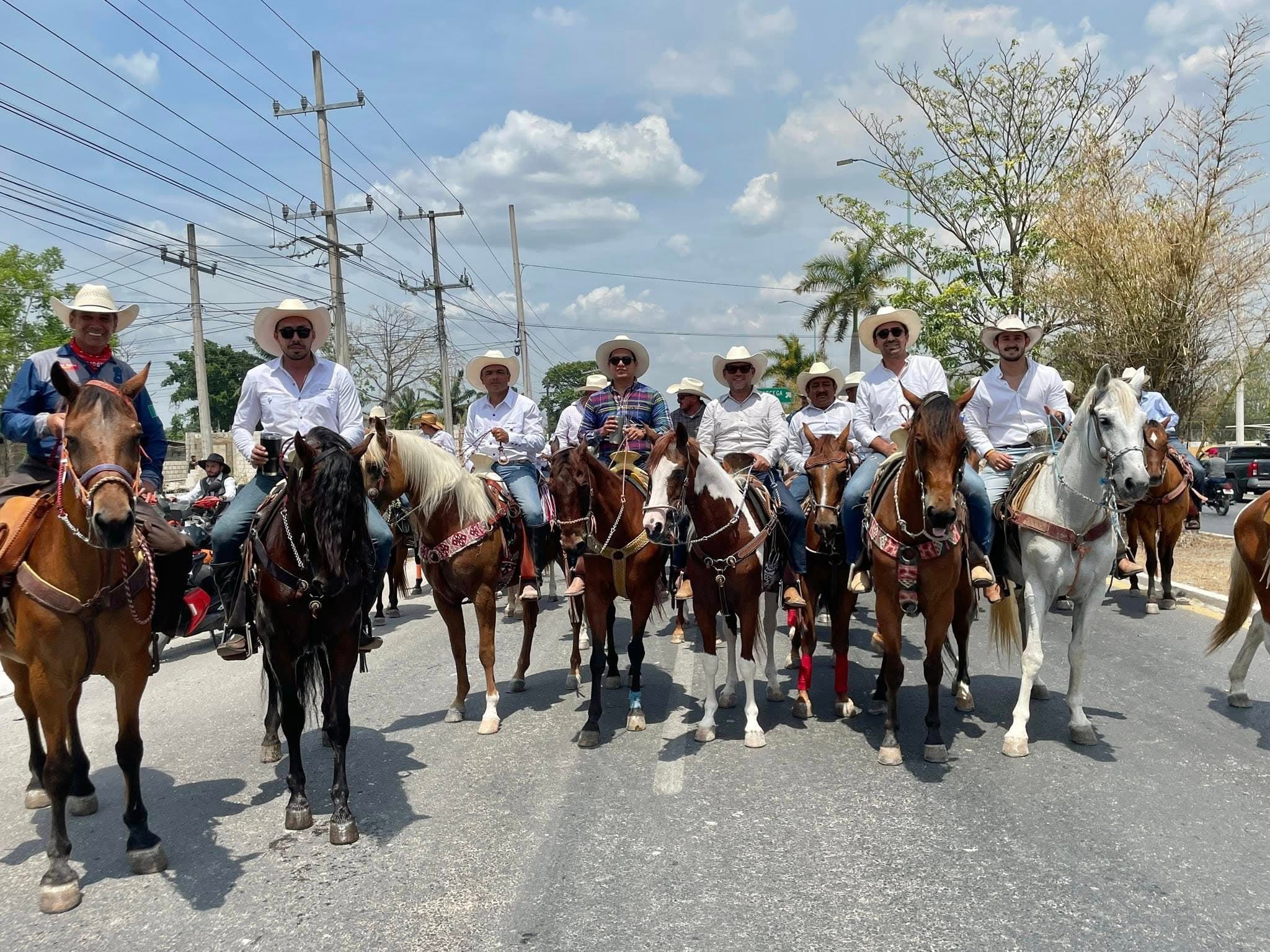 Realizan cabalgata de la Expo Feria Ganadera de Escárcega 2025