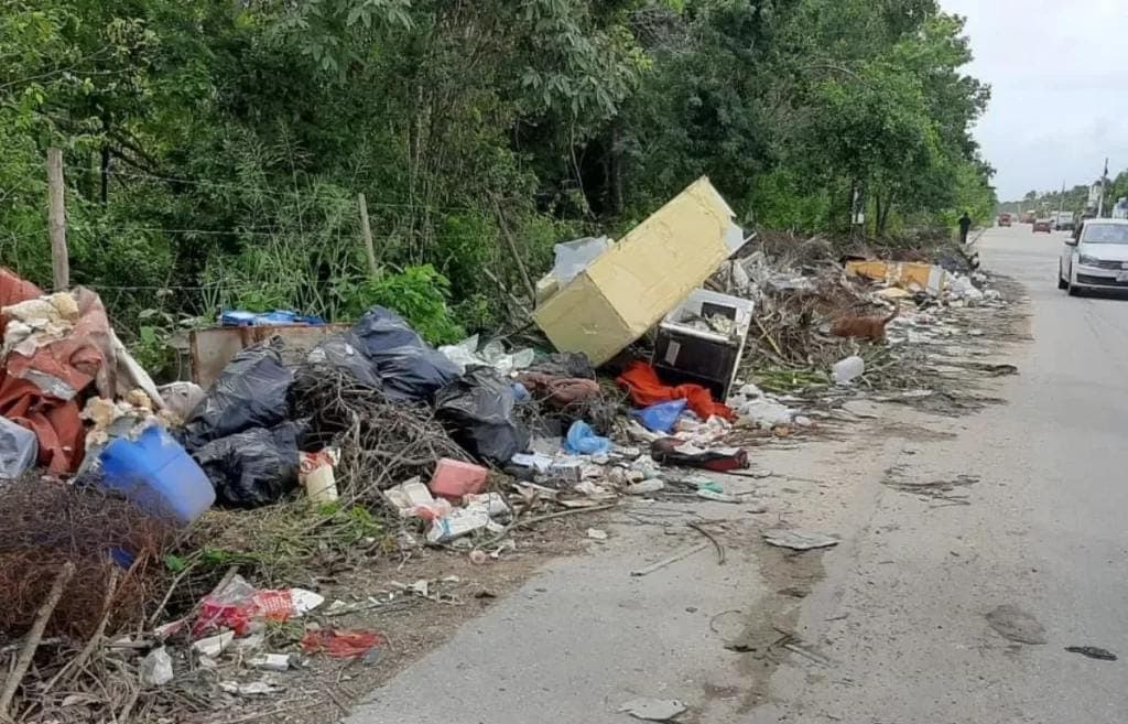 Los detienen por tirar basura en Chetumal