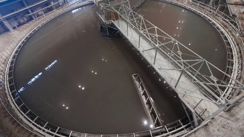Fallecen seis estudiantes en China tras caer a un tanque de una mina