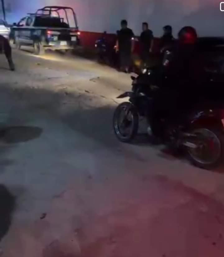 Balean vehículo en Comalcalco 