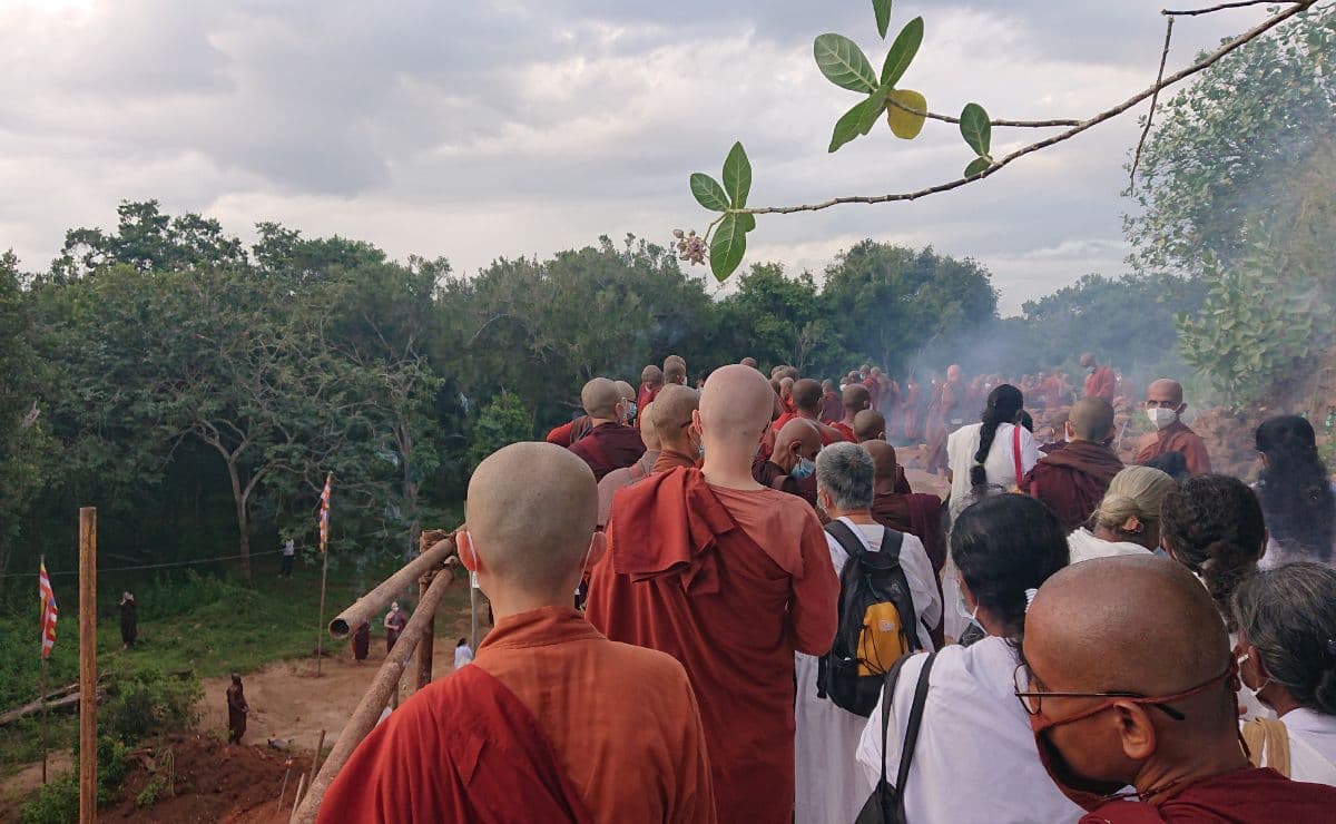 Se desploma teleférico mueren siete monjes, seis heridos