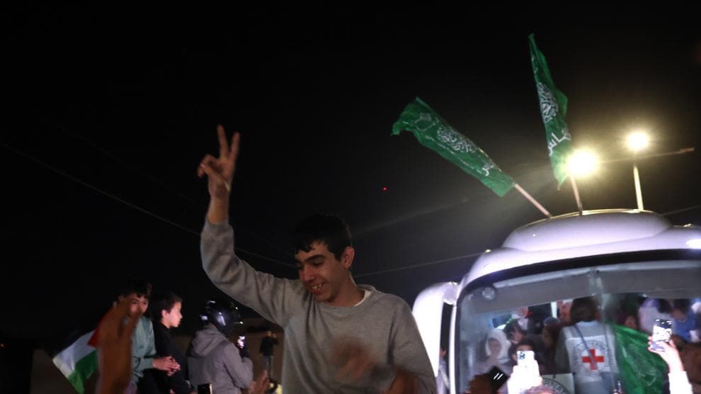 Anuncia Qatar liberación de 39 palestinos, 20 rehenes 