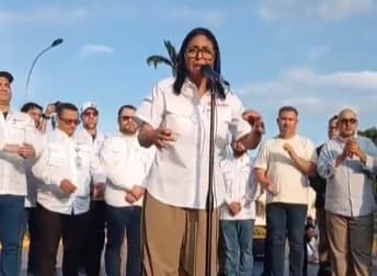 Se rebela Delcy a órdenes de Washington en Venezuela 