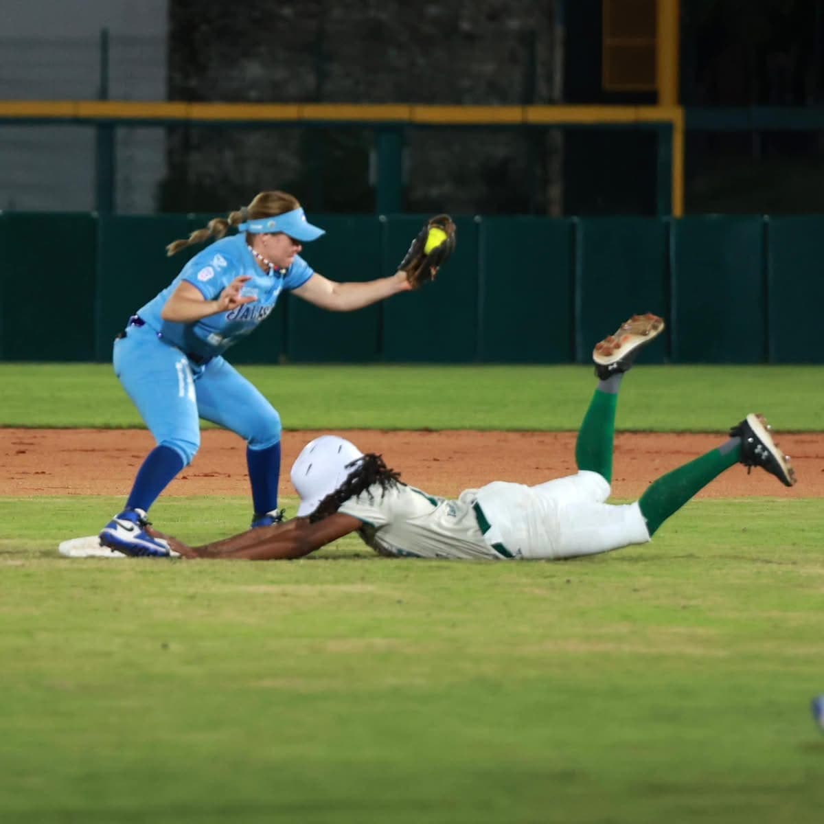 Mal comienzo para Las Olmecas en LMS