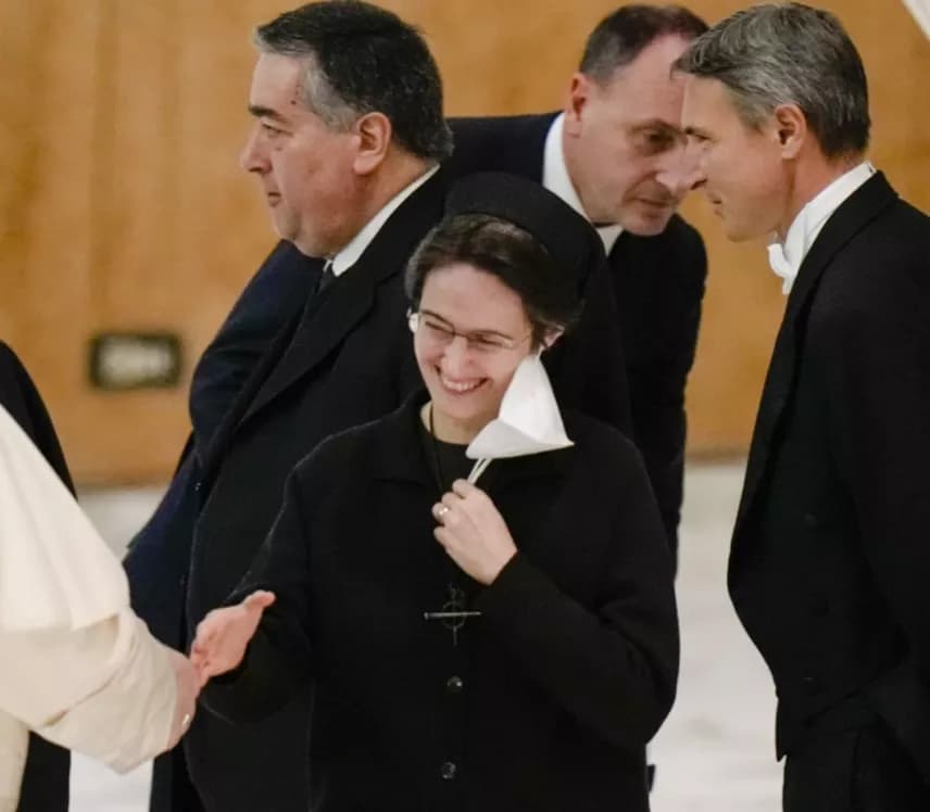 Papa Francisco otorga más poder a sor Raffaella Petrini
