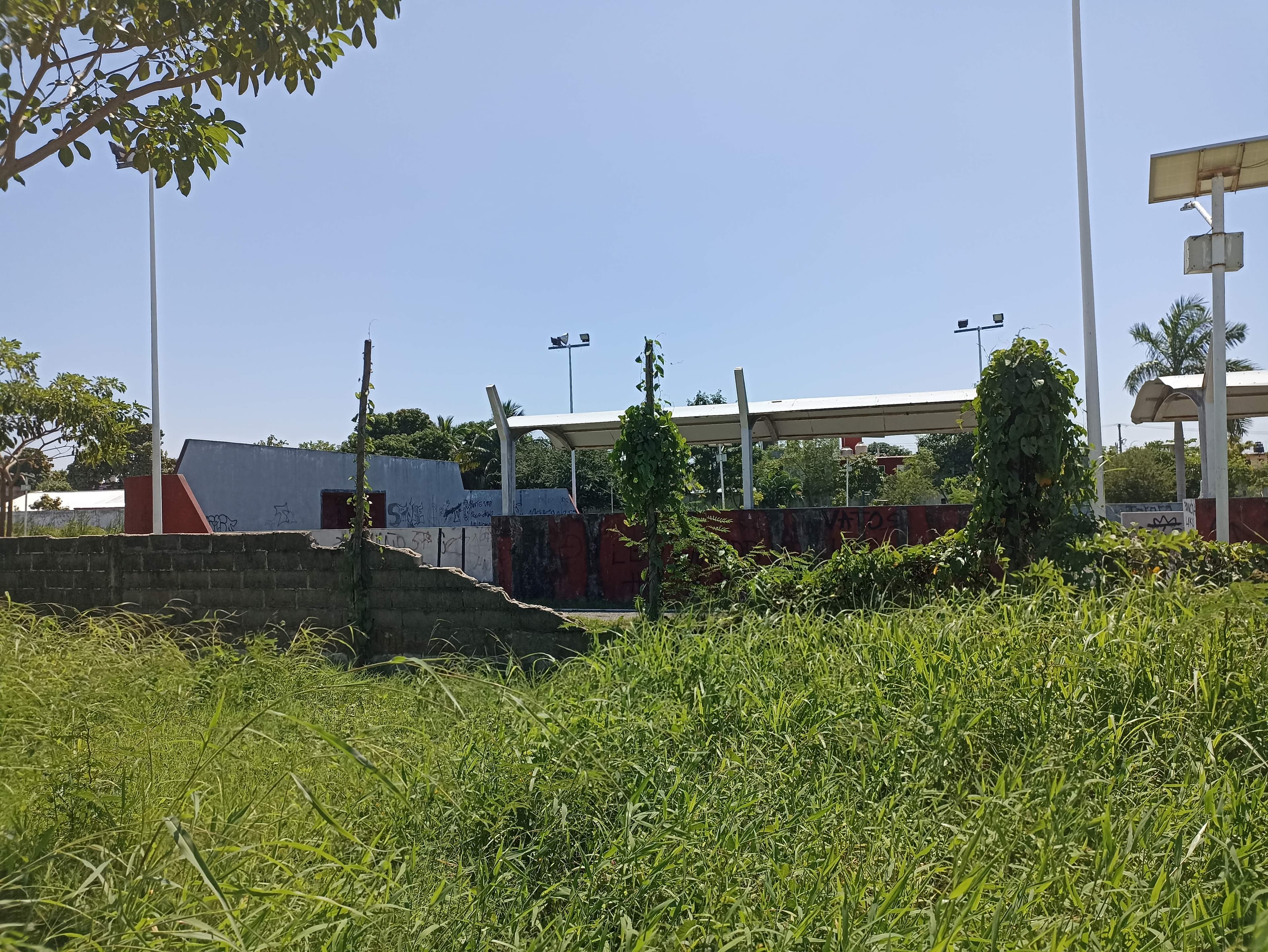 Peligran alumnos por primaria en ruinas