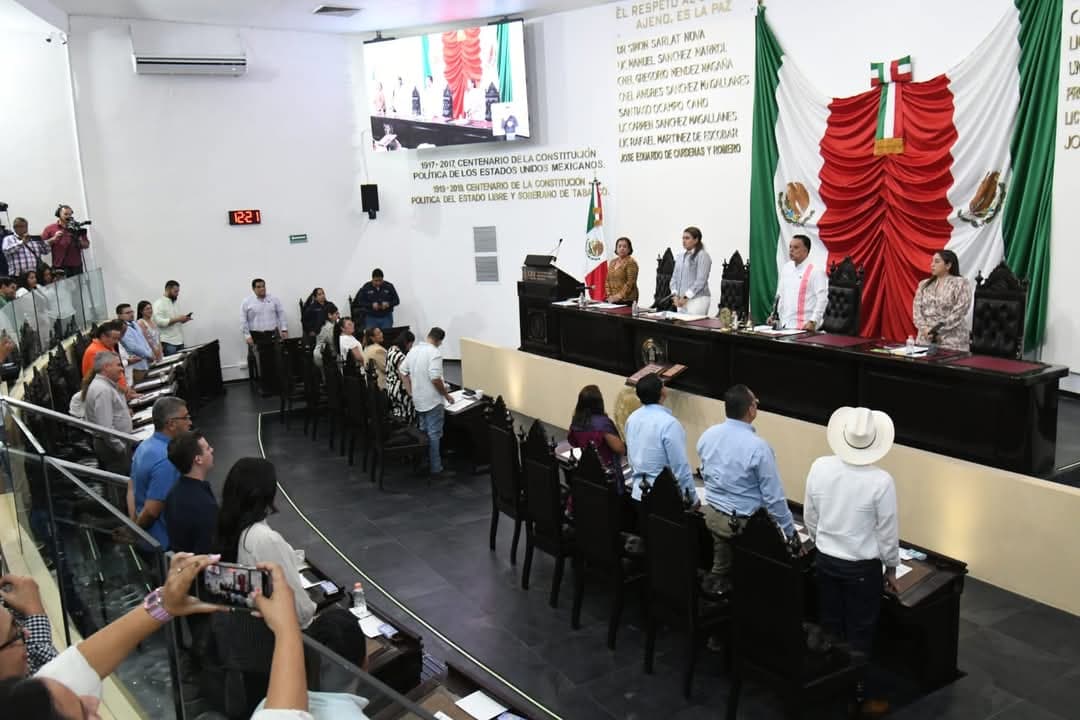 Buscan "blindar" a "viejitos" contra fraudes y extorsiones