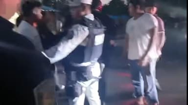 ImagenReprime Guardia Nacional  a familiares y amigos de acusado de asesinato