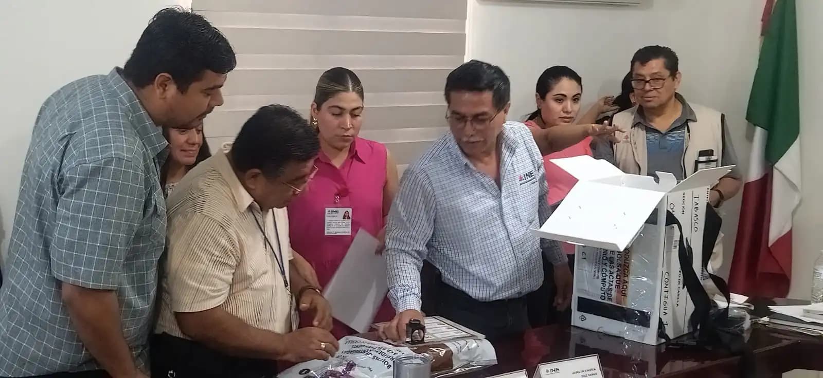 Verifican boletas electorales por consejos distritales 