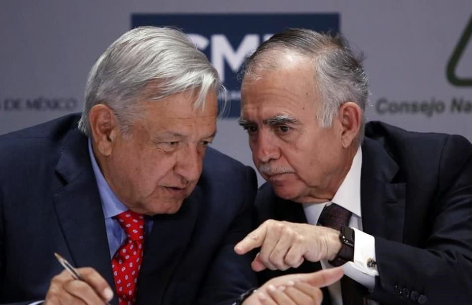 Acusa EU narcolavado de financiera de Romo 