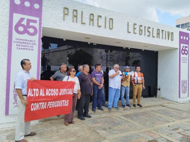 ImagenMarchan periodistas independientes en Campeche