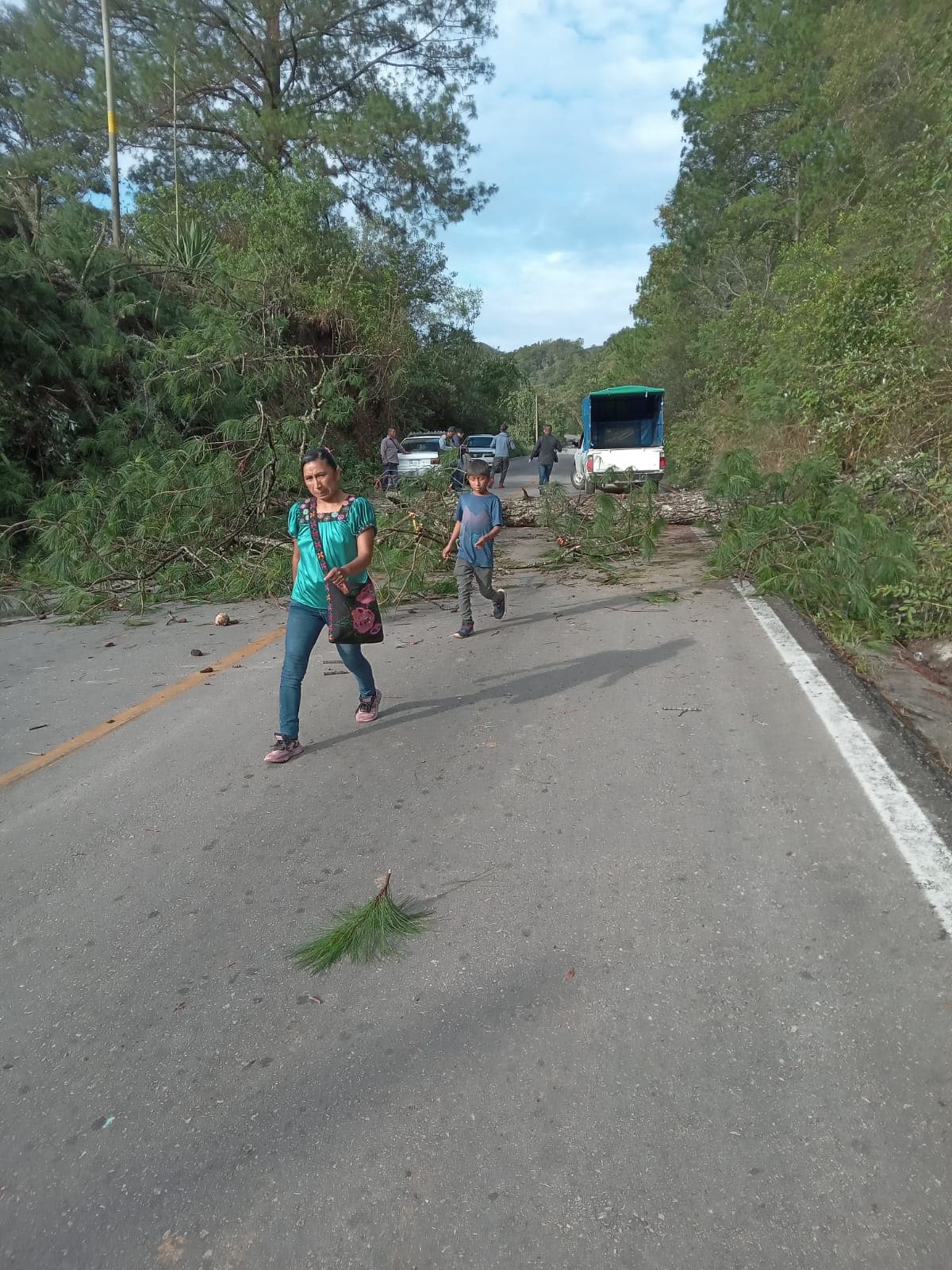 Bloquean accesos a Oxchuc