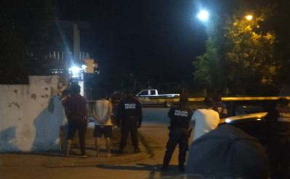 Balean a familia en su casa de Pomoca