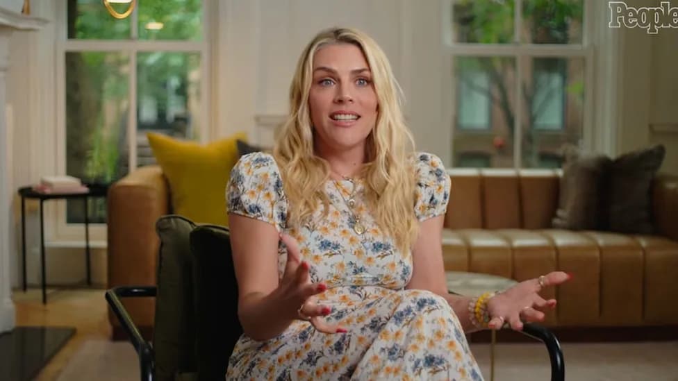 Actriz Busy Phillips revela que tuvo tumor cerebral maligno