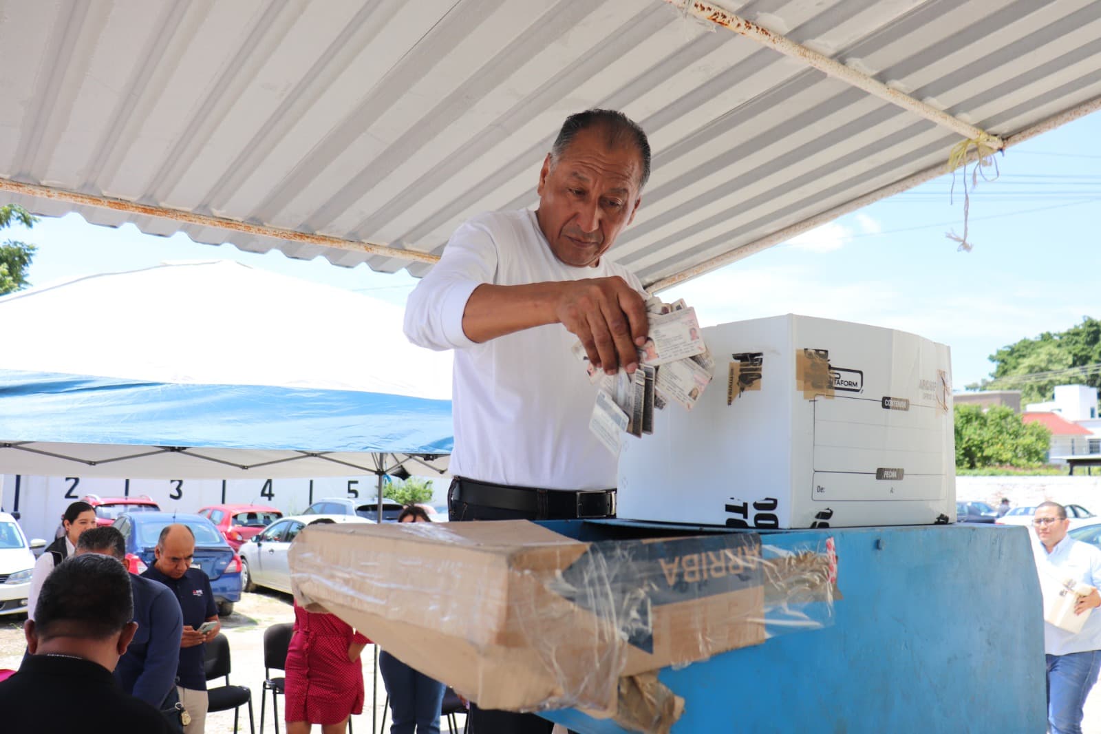 Destruye INE 29 mil credenciales 