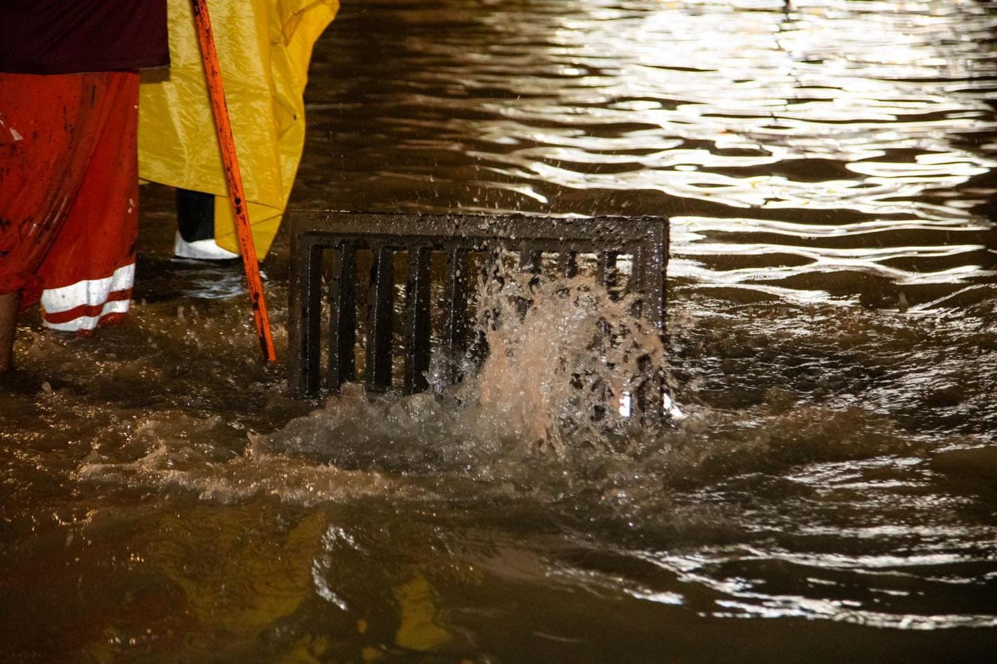 Fuertes lluvias provocan inundaciones en Cancún y Playa del Carmen