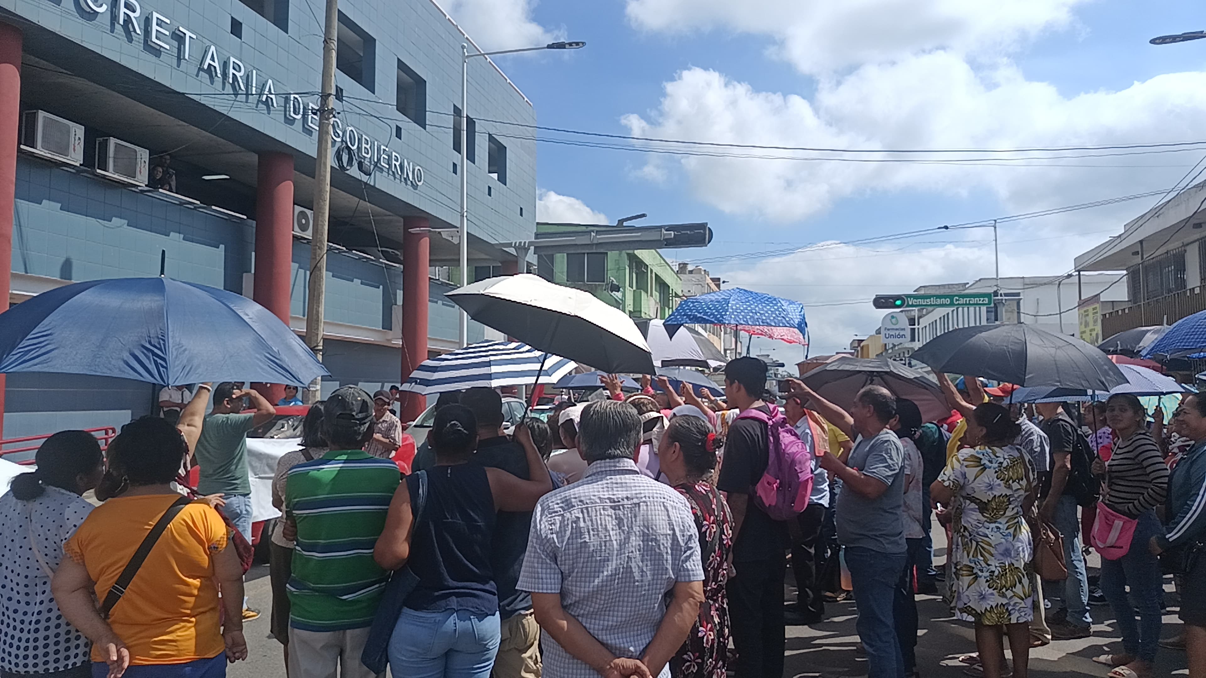 Afectados por inundaciones en 2007 bloquearon Av. Méndez 
