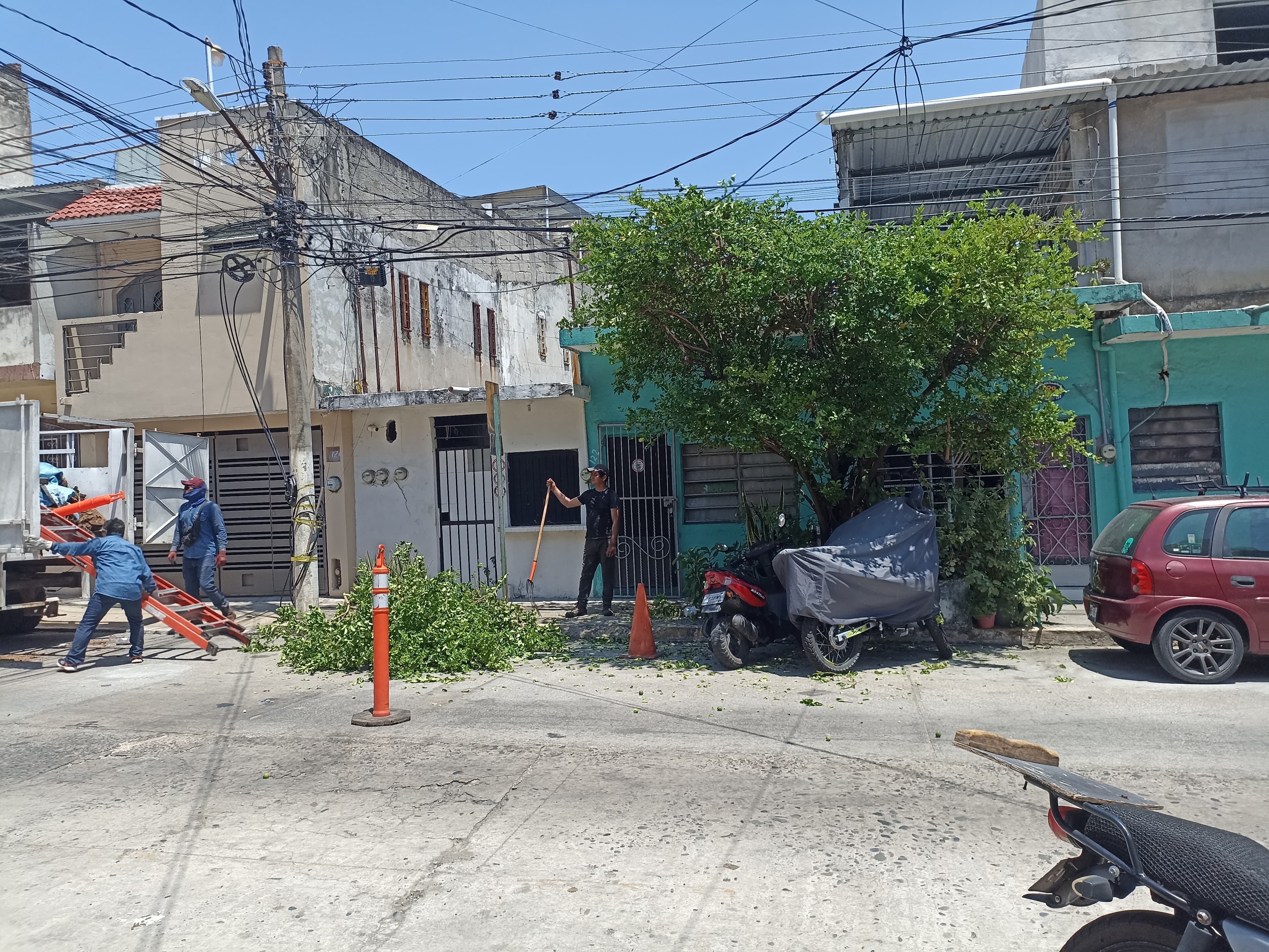 Dan 'manita de gato' a calles de Villahermosa