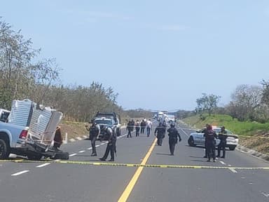 ImagenEmboscan a policías en carretera Cardel, reportan tres muertos