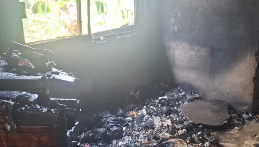 Incendios consumen viviendas en Centro y Macuspana 