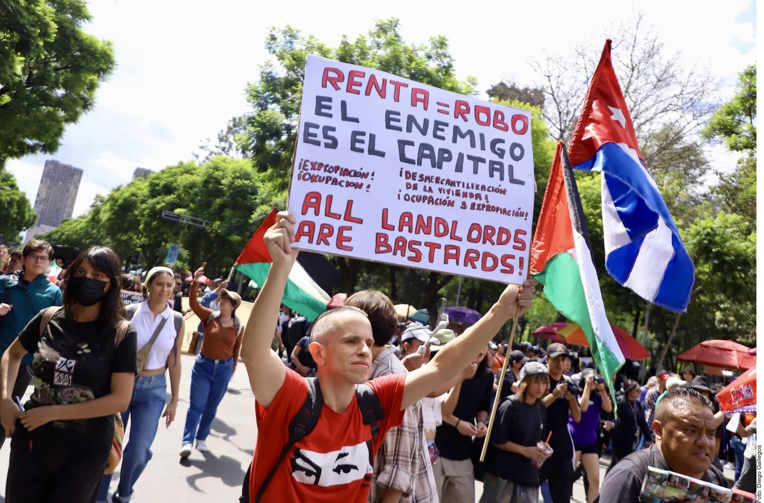 Contienen a marcha contra gentrificación 
