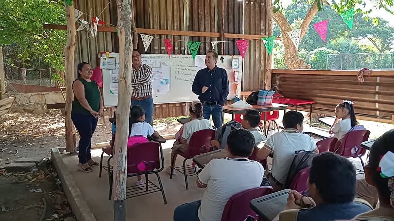 Enferman niños de dengue por aula "improvisada"