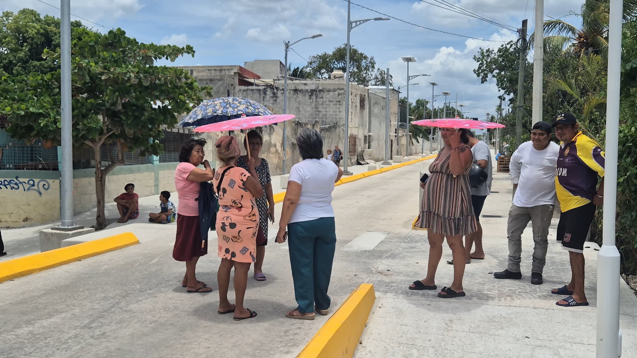 Vecinos amenazan con cerrar paso de Tren Ligero en Campeche 