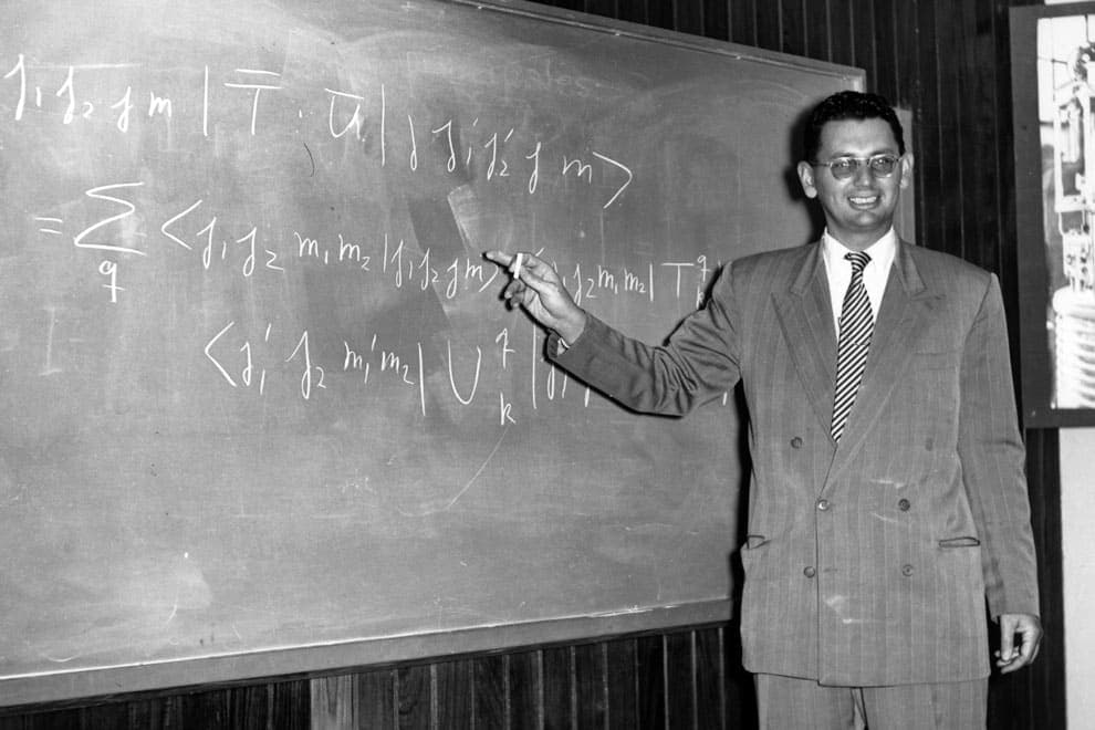 Galardonan a científicos mexicanos 