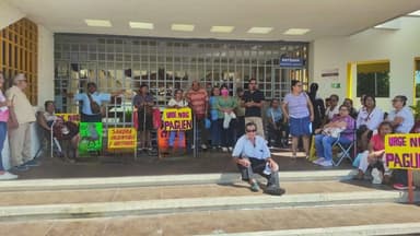 ImagenExigen jubilados de Universidad de Campeche pago de sus quincenas