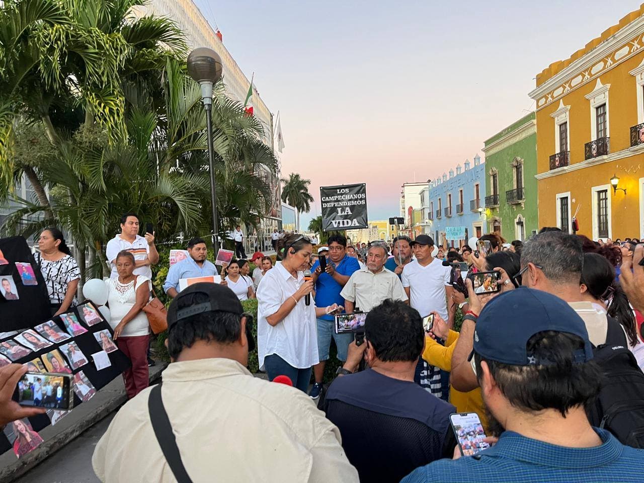 Iglesias marchan contra despenalización del aborto