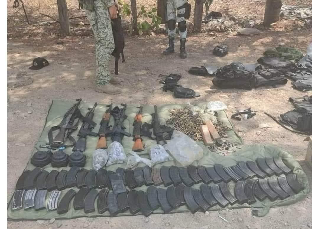 Decomisa arsenal Ejército Mexicano 