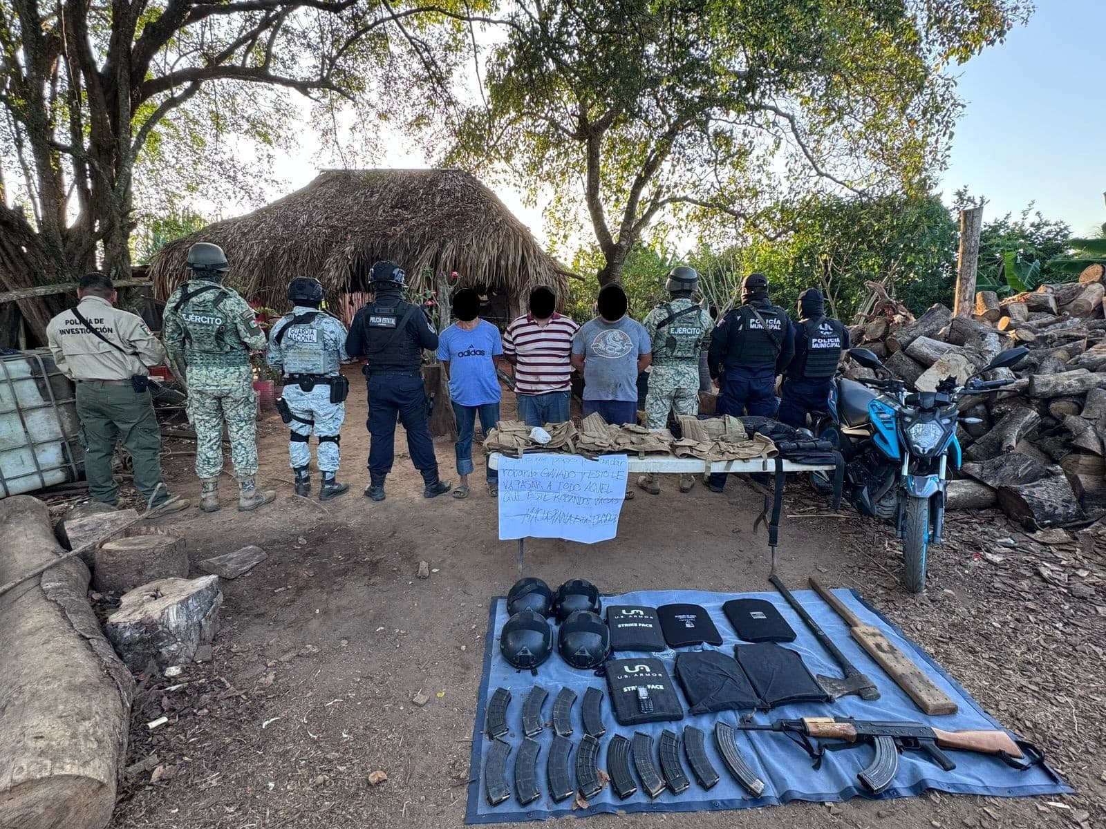 Recupera FIRT OLMECA vehículo robado en Paraíso