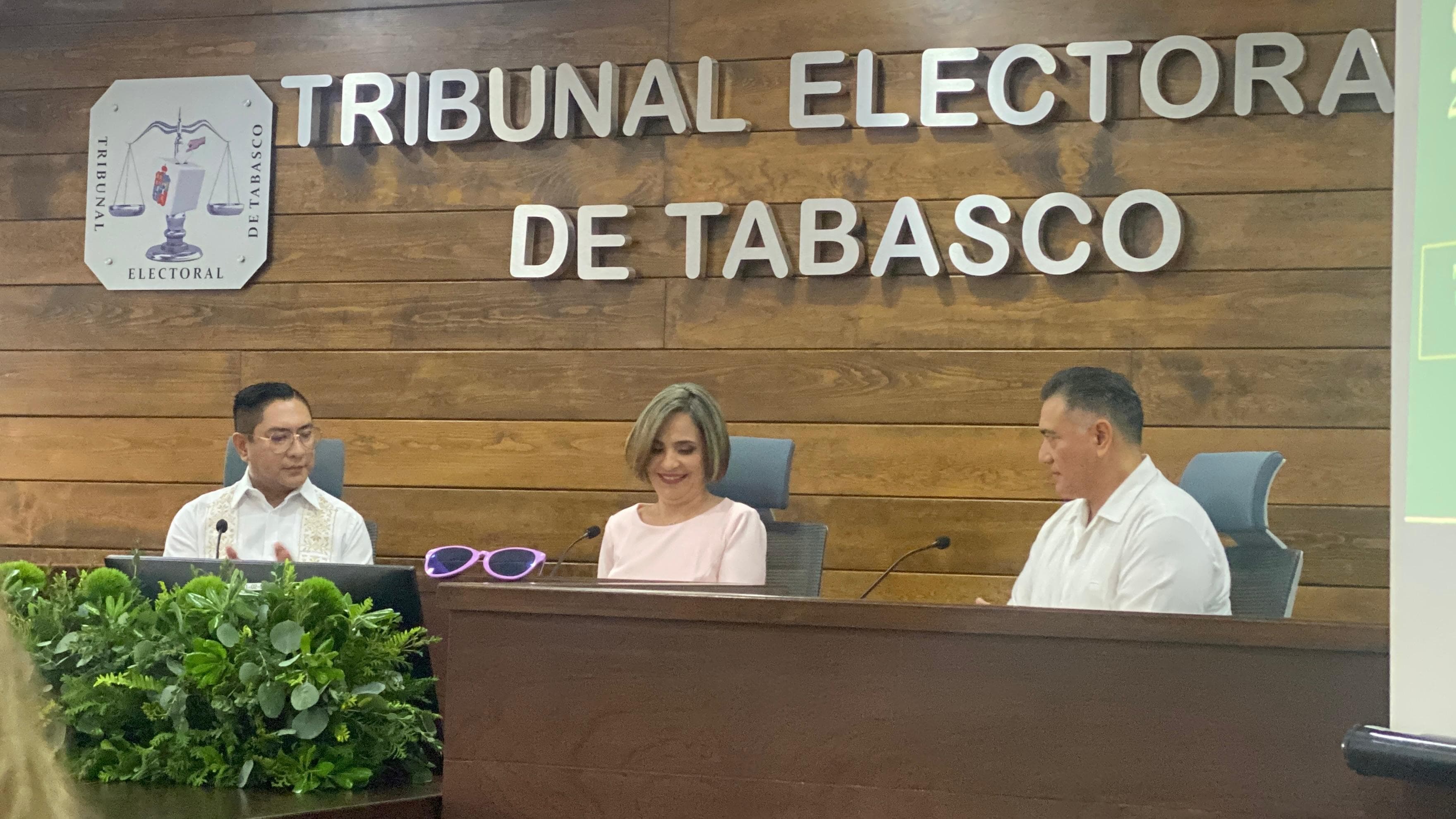 "Voy por la reelección": magistrada del TET