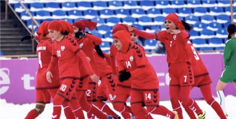 ONU pide a FIFA que futbolistas afganas vuelvan a competir