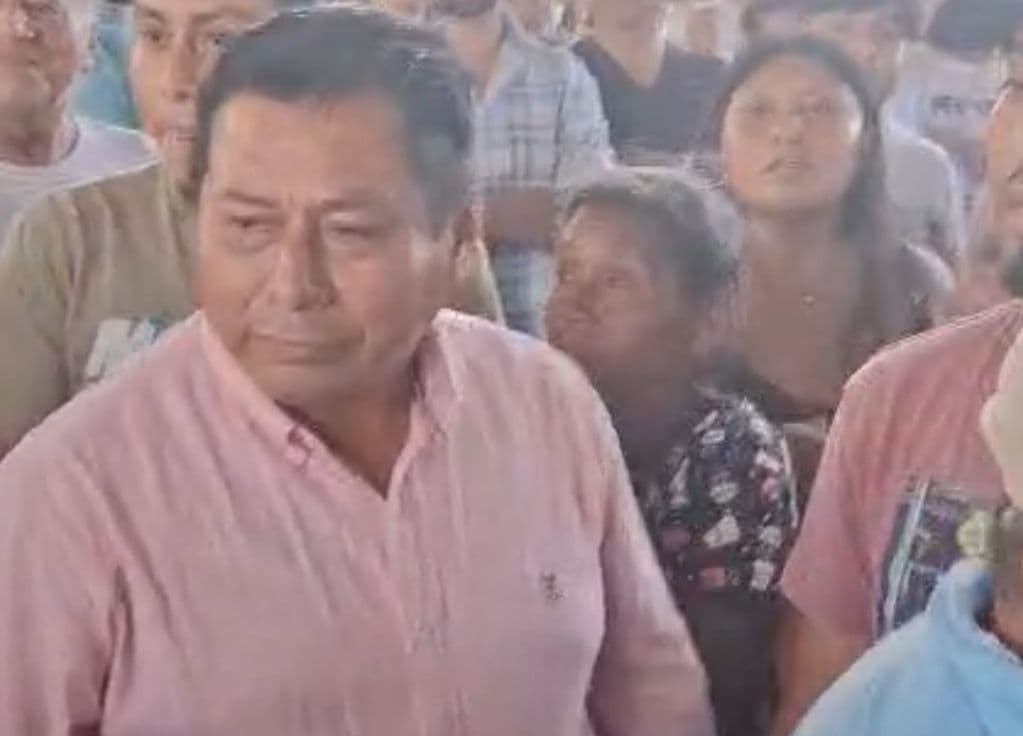 Agrede funcionario en Veracruz a ciudadana, lo graban