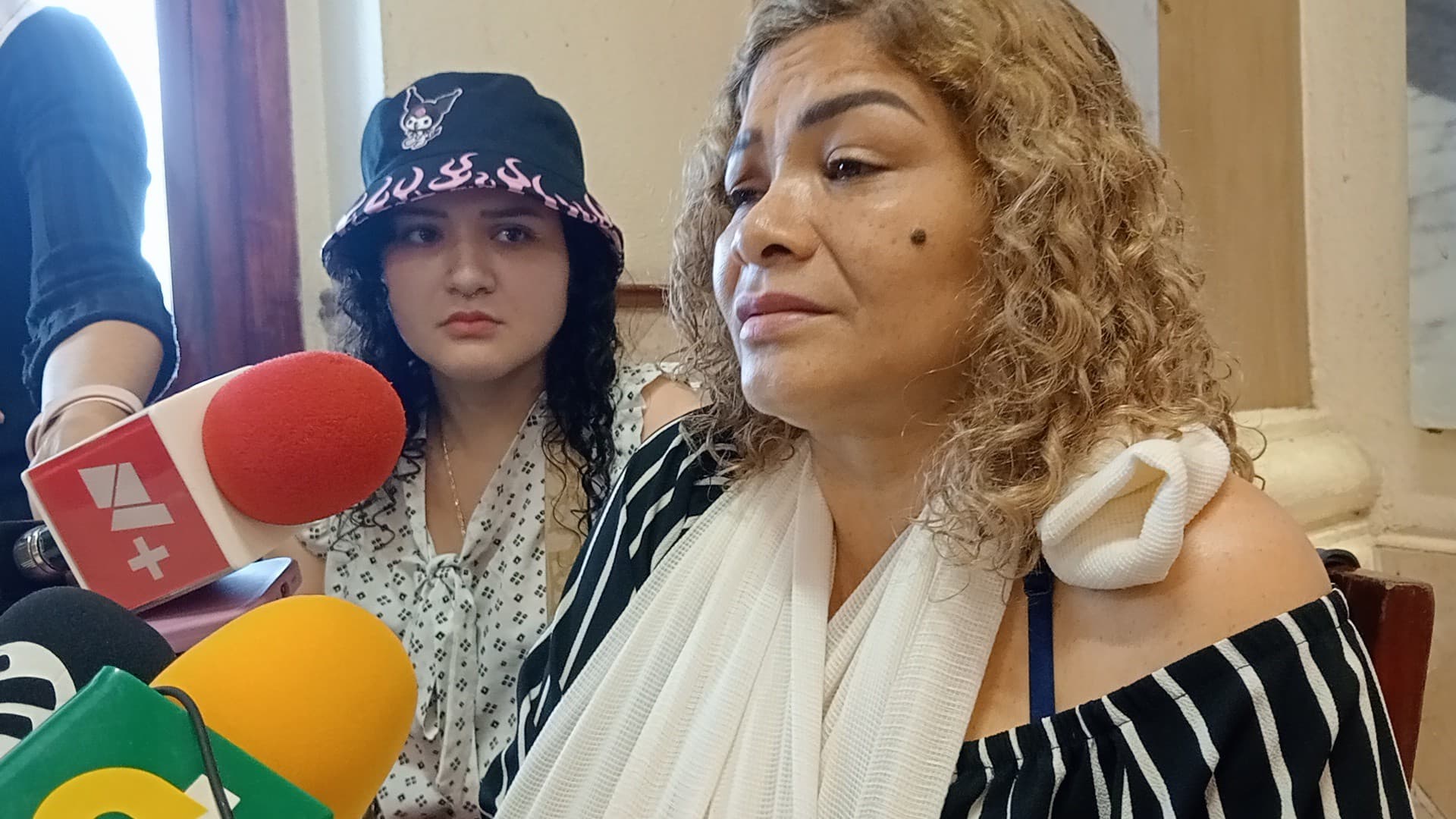Mujer agredida con machete pide ayuda a la gobernadora