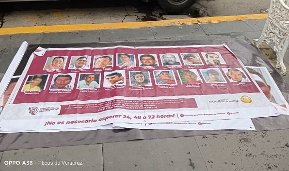 Colocan lonas de desparecidos en Veracruz