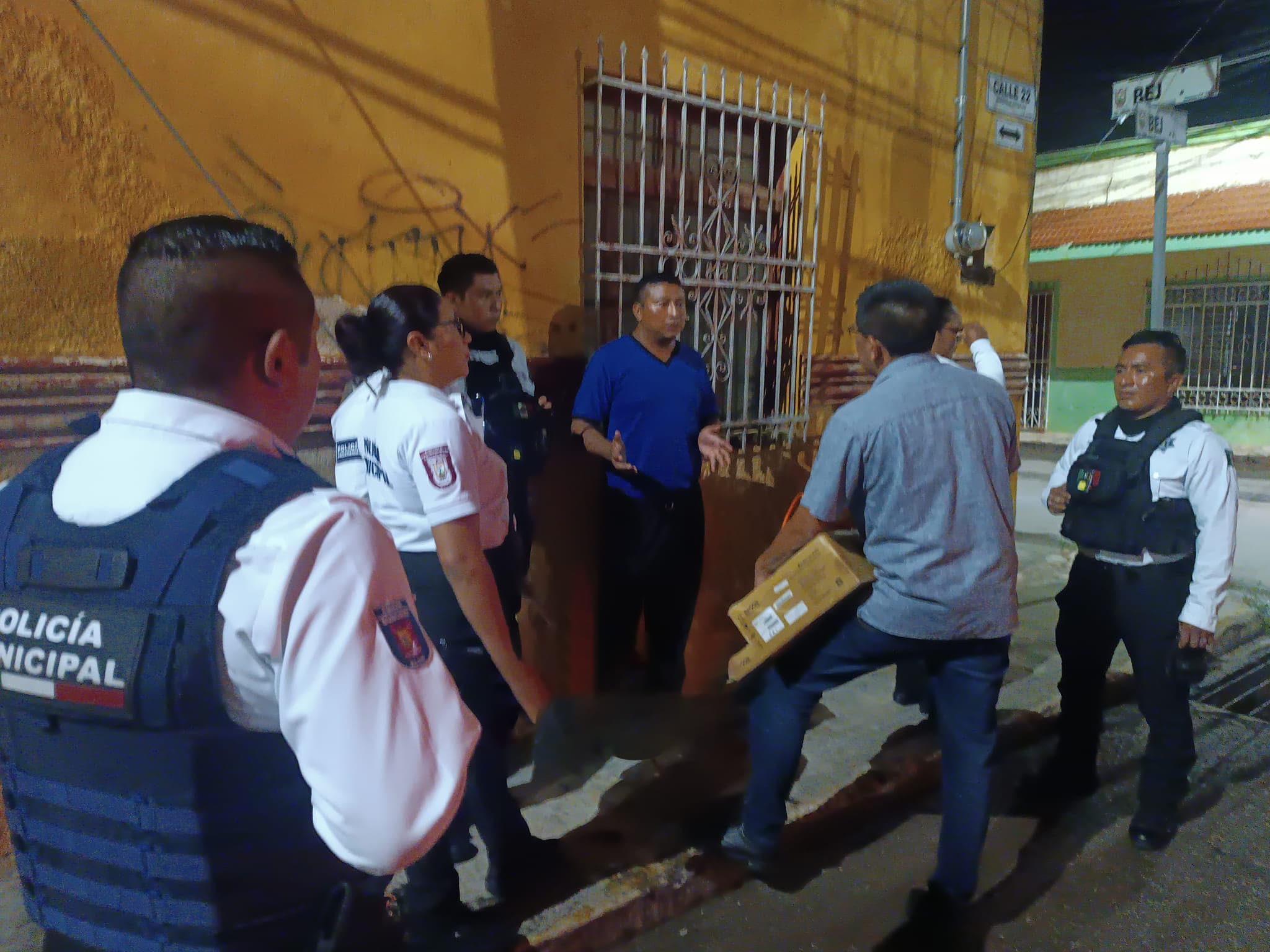 Manifestación de policías en Dzitbalché