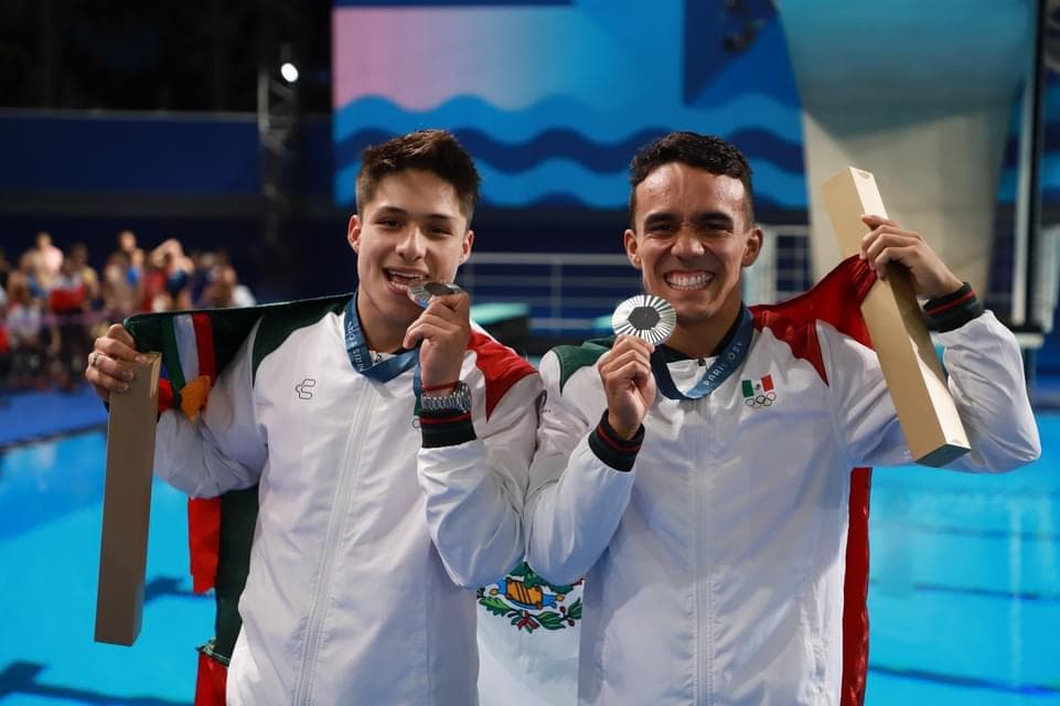 Olvera y Celaya le dan Plata a México en París  