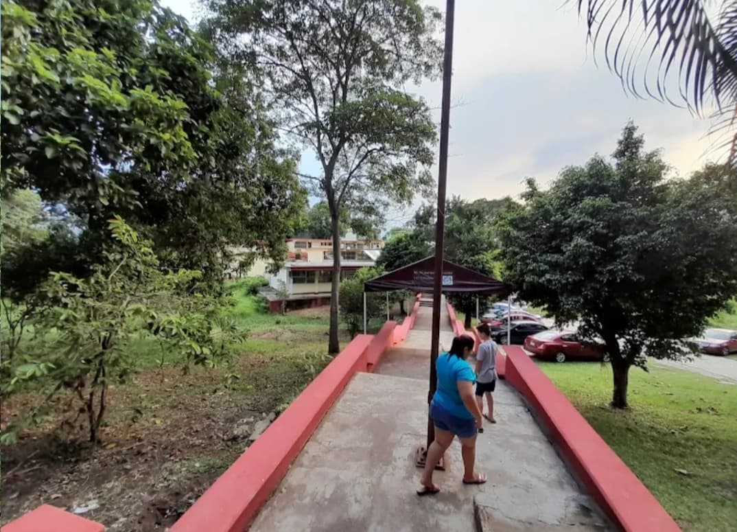 Niegan cambio de escuela a niño que escapó a secuestro en Parrilla 