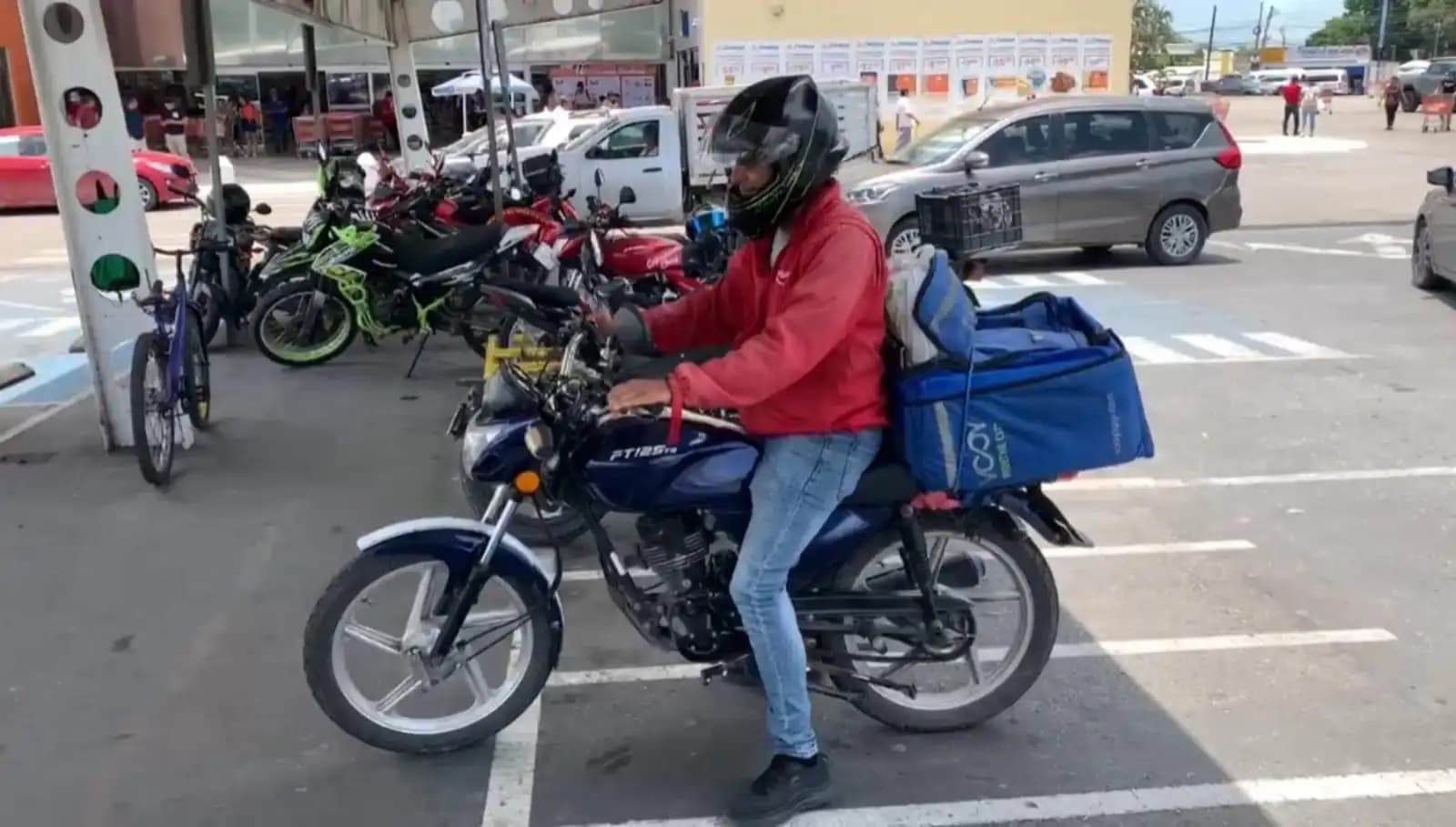 Por unos pesos de más, repartidores se juegan la vida